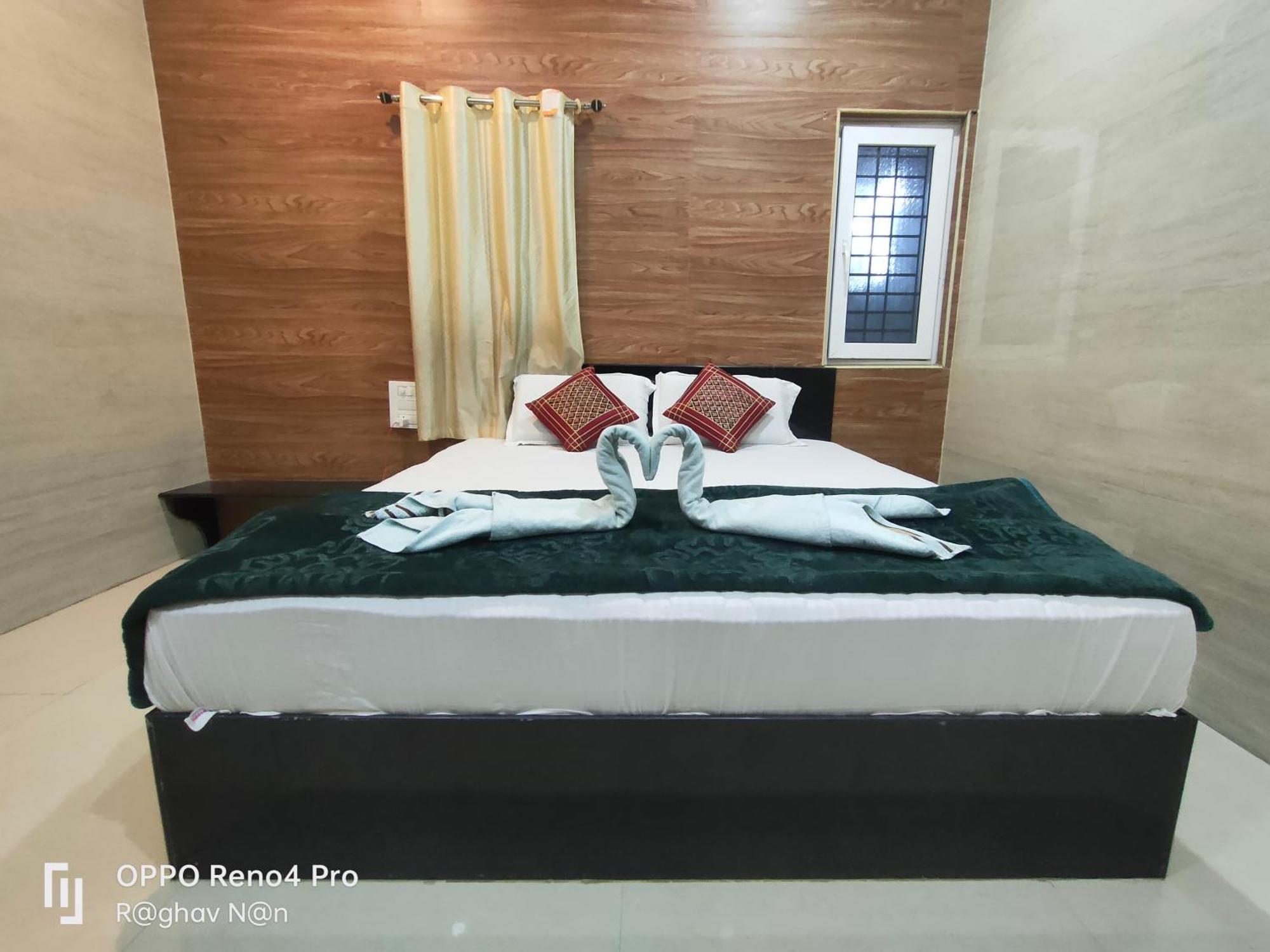 Kamala Sadana Lodge Mādhavaram Eksteriør billede